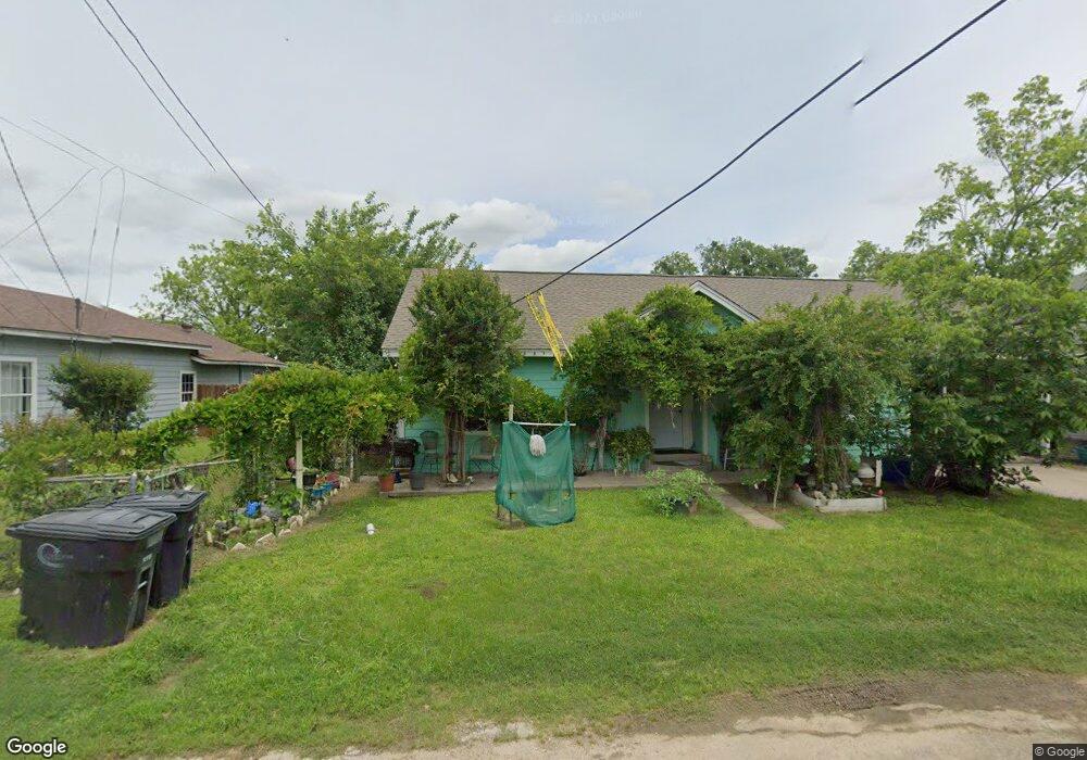 1712 N Robinson St, Cleburne, TX 76031 - photo 1