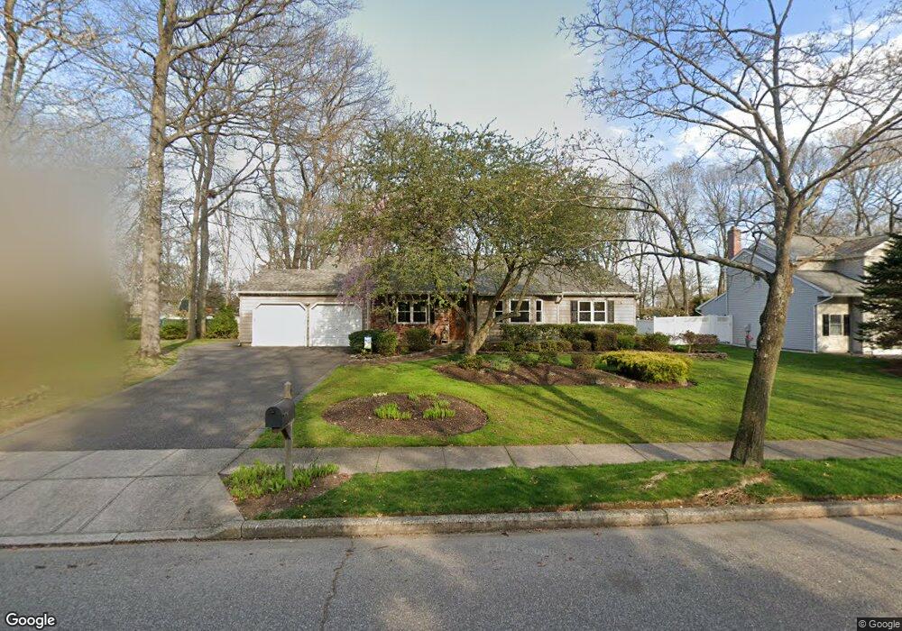17 Wicks Path, ComMacK, NY 11725 - photo 1
