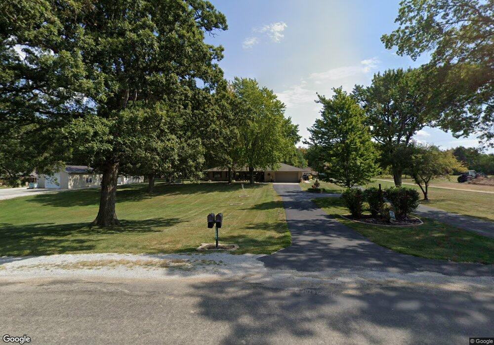 2504 S Veterans Dr, Effingham, IL 62401 - photo 1