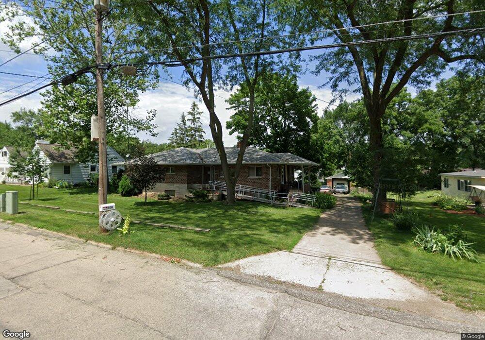 418 27th Ave SW, Cedar Rapids, IA 52404 - photo 1