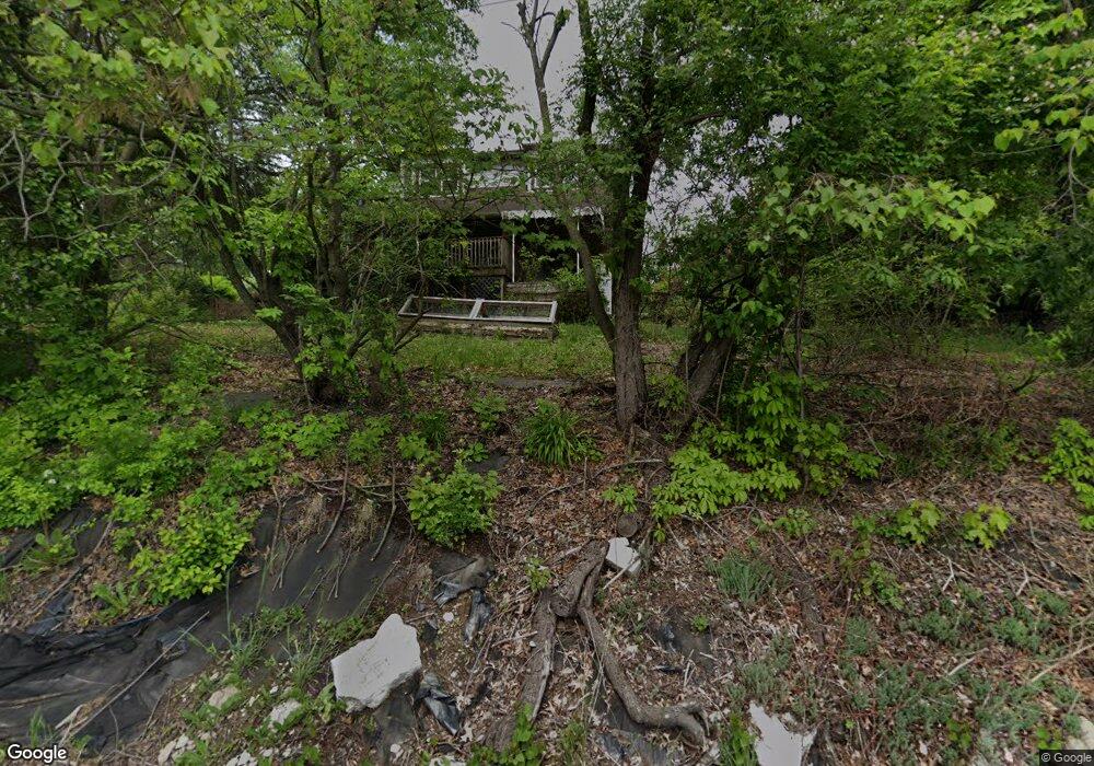 1041 Linden Rd, Eighty Four, PA 15330 - photo 1