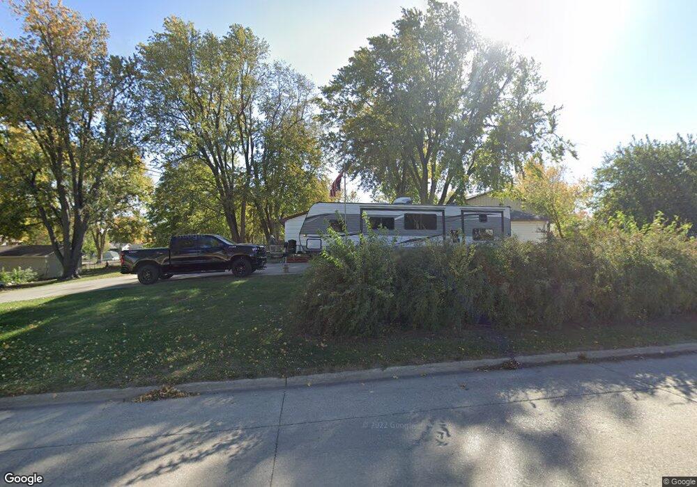 1023 N 11th Ave E, Newton, IA 50208 - photo 1