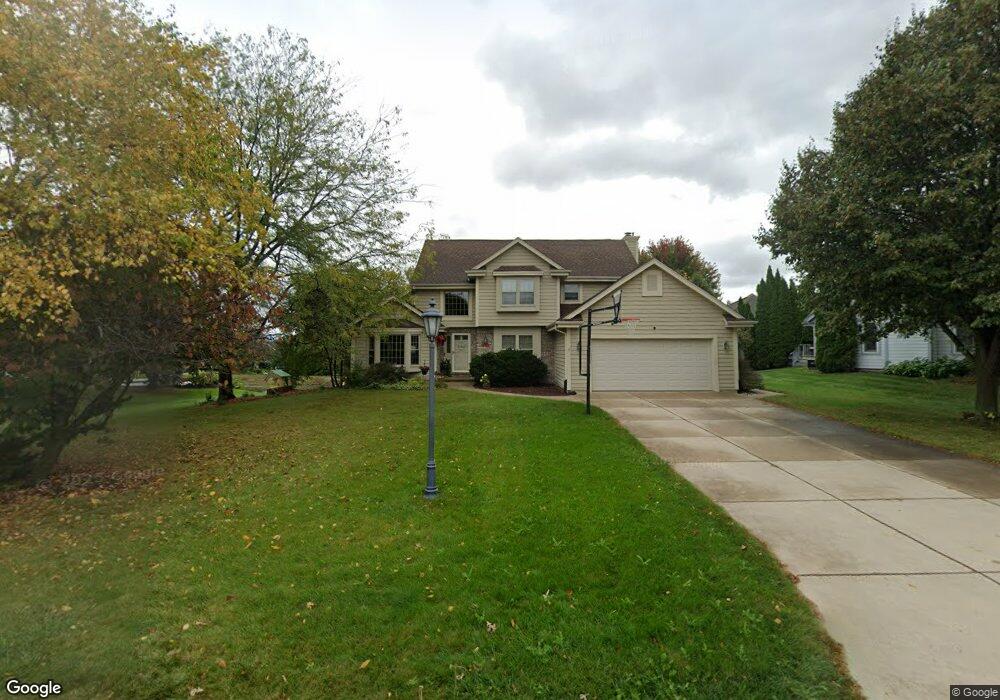 W148N10106 Windsong Cir E, Germantown, WI 53022 - photo 1