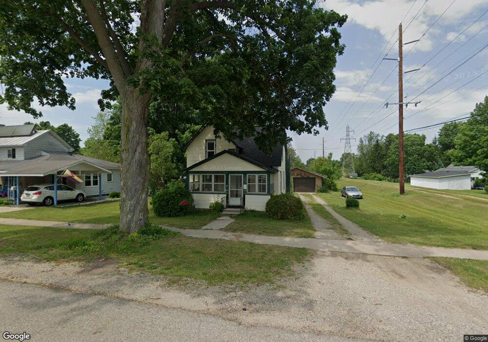 422 W Maple St, Wayland, MI 49348 - photo 1