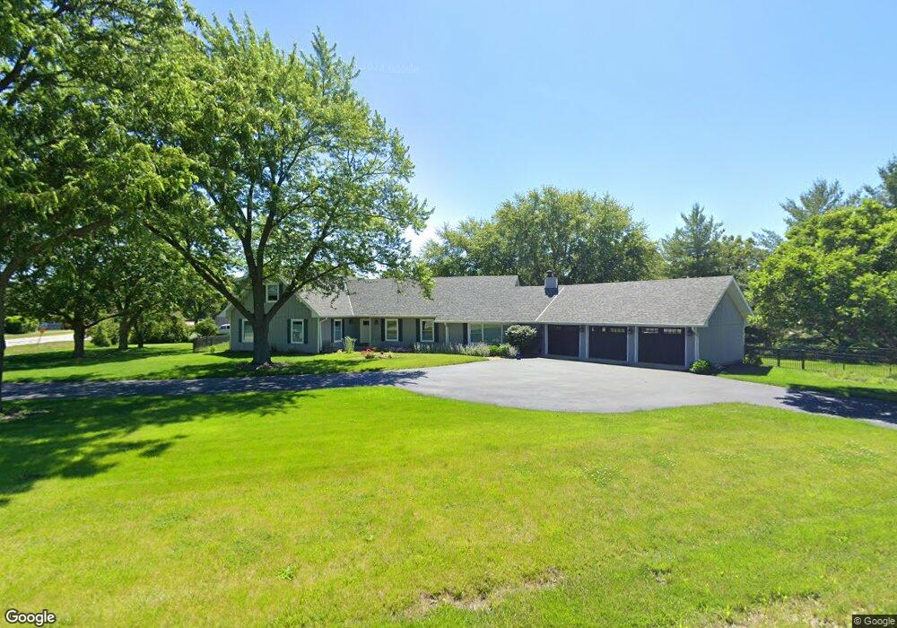 28W791 Douglas Rd, Naperville, IL 60564 - photo 1