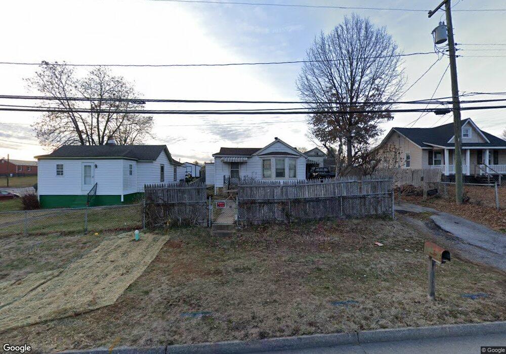 1535 N Delphine Ave, Waynesboro, VA 22980 - photo 1