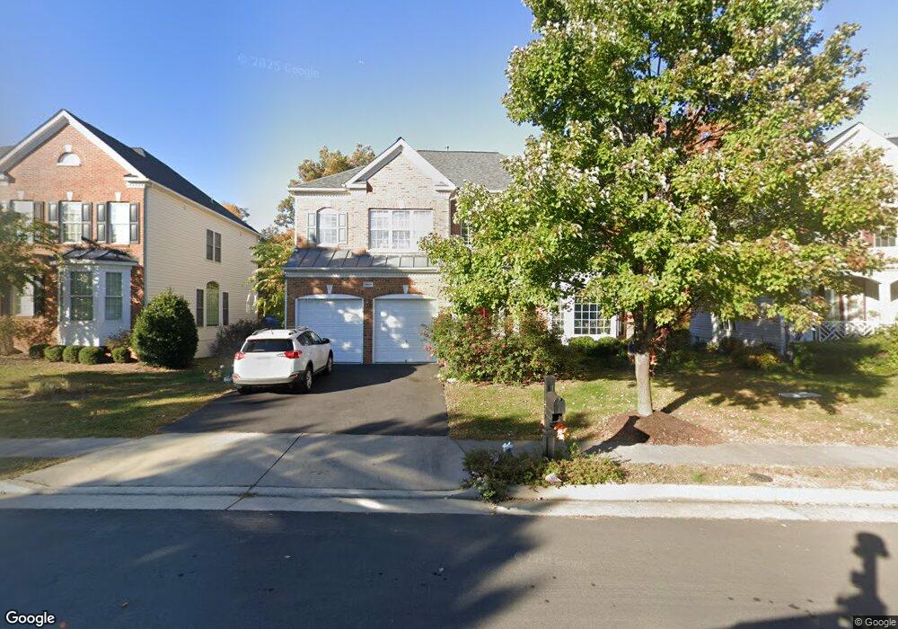 25674 S Village Dr, Chantilly, VA 20152 - photo 1