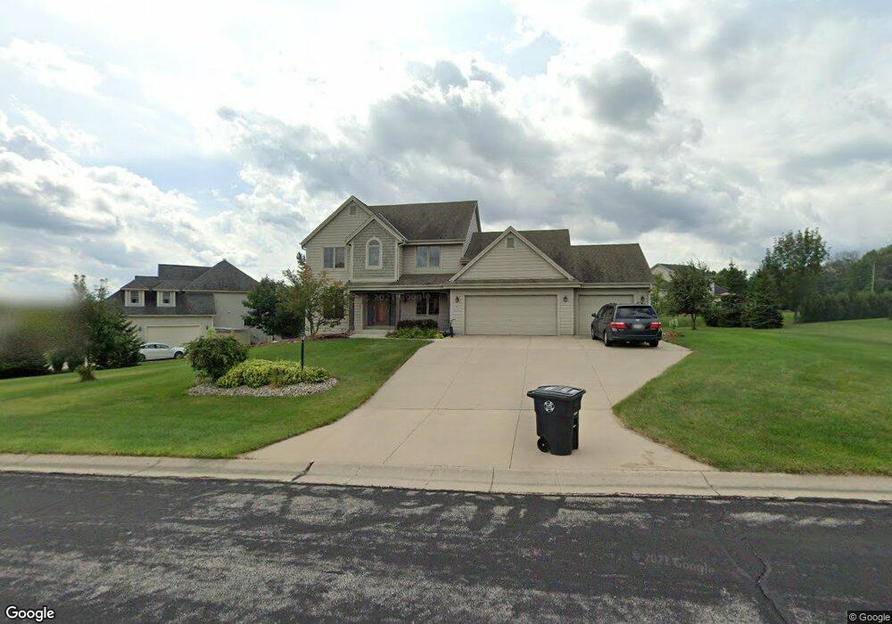 N62W12921 River Heights Dr, Menomonee Falls, WI 53051 - photo 1
