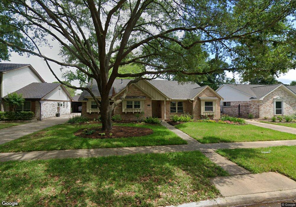 1016 Cheshire Ln, Houston, TX 77018 - photo 1