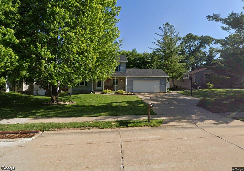 2720 W 46th St, Davenport, IA 52806 - photo 1