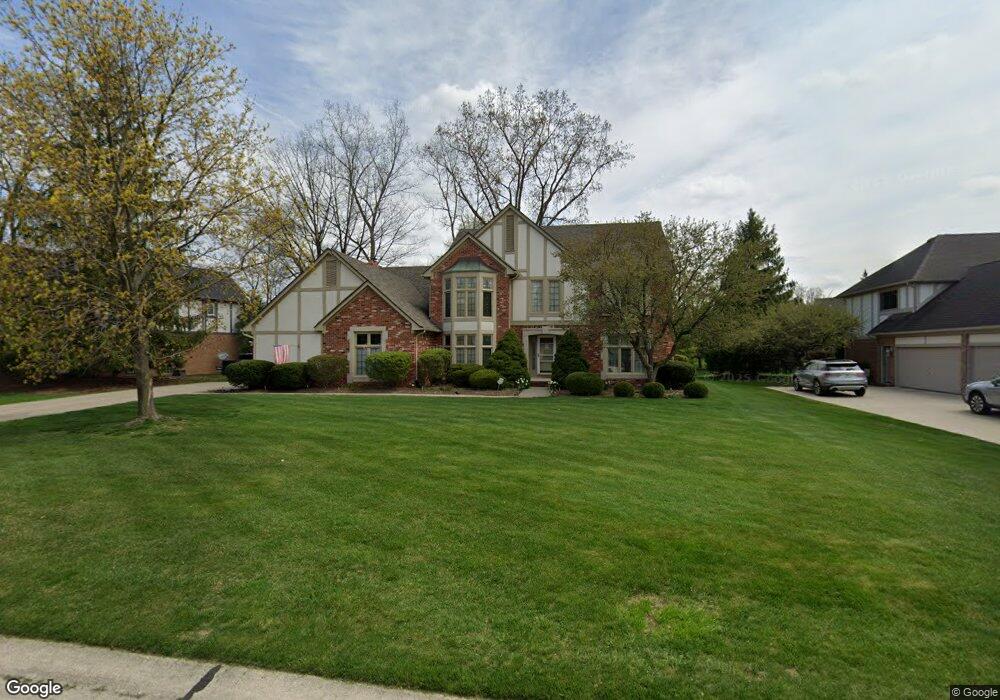 1807 Squirrel Valley Dr, Bloomfield Hills, MI 48304 - photo 1