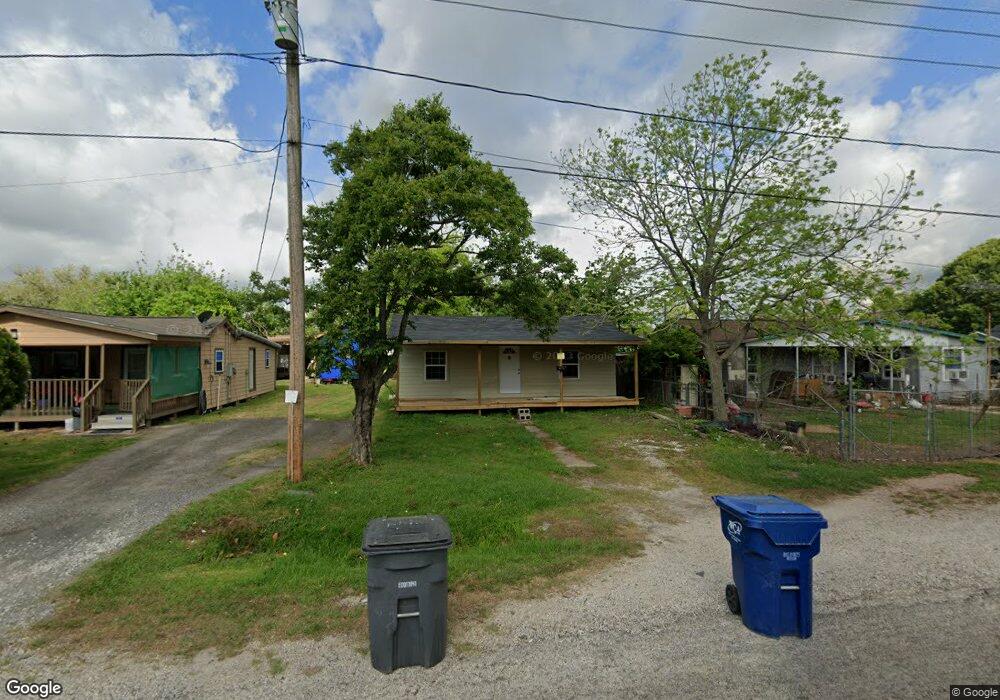 1220 Avenue I, Bay City, TX 77414 - photo 1