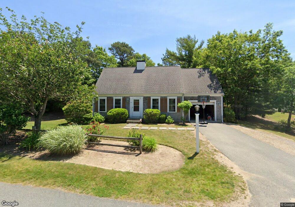 255 Pheasant Hill Cir, Cotuit, MA 2635 - photo 1