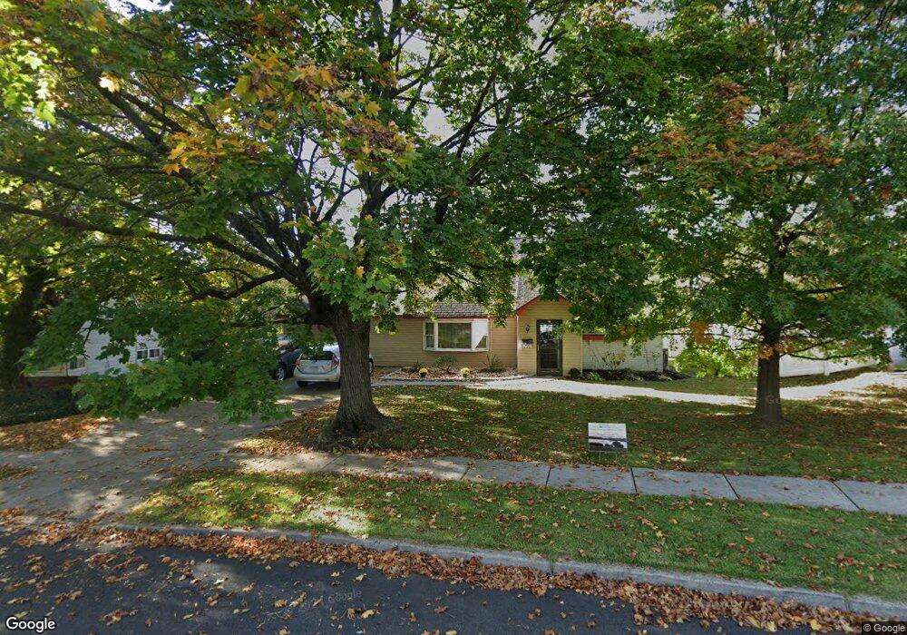 29 Upland Rd, Levittown, PA 19056 - photo 1