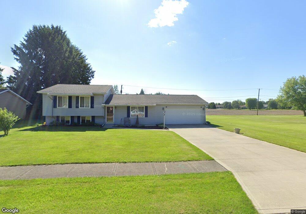 1525 Rosedale Ave, Bucyrus, OH 44820 - photo 1
