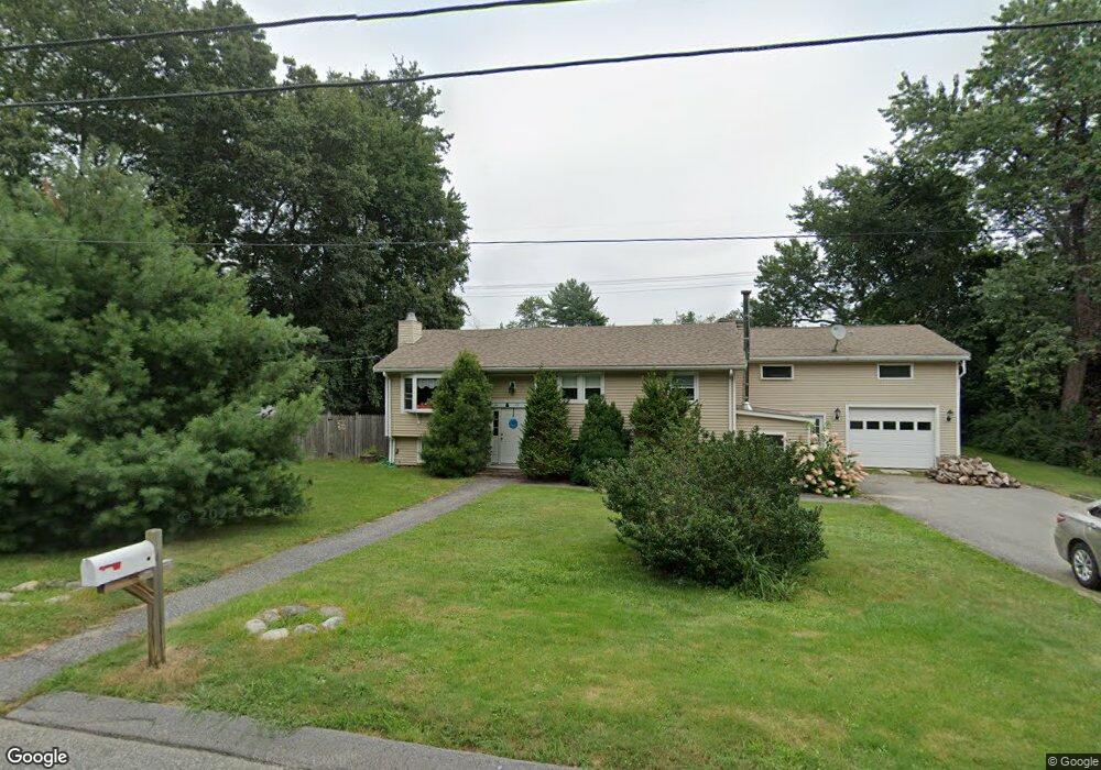 22 Robinhood Ln, Billerica, MA 01821 - photo 1