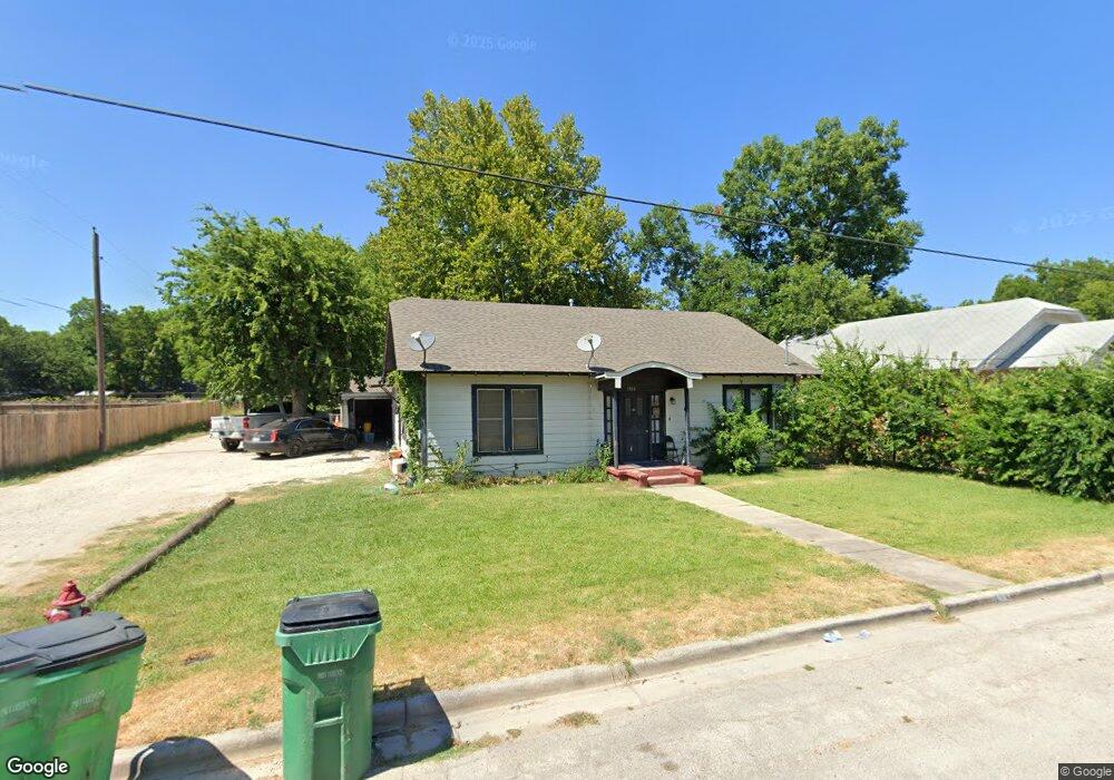 1503 E Garnett St, Gainesville, TX 76240 - photo 1