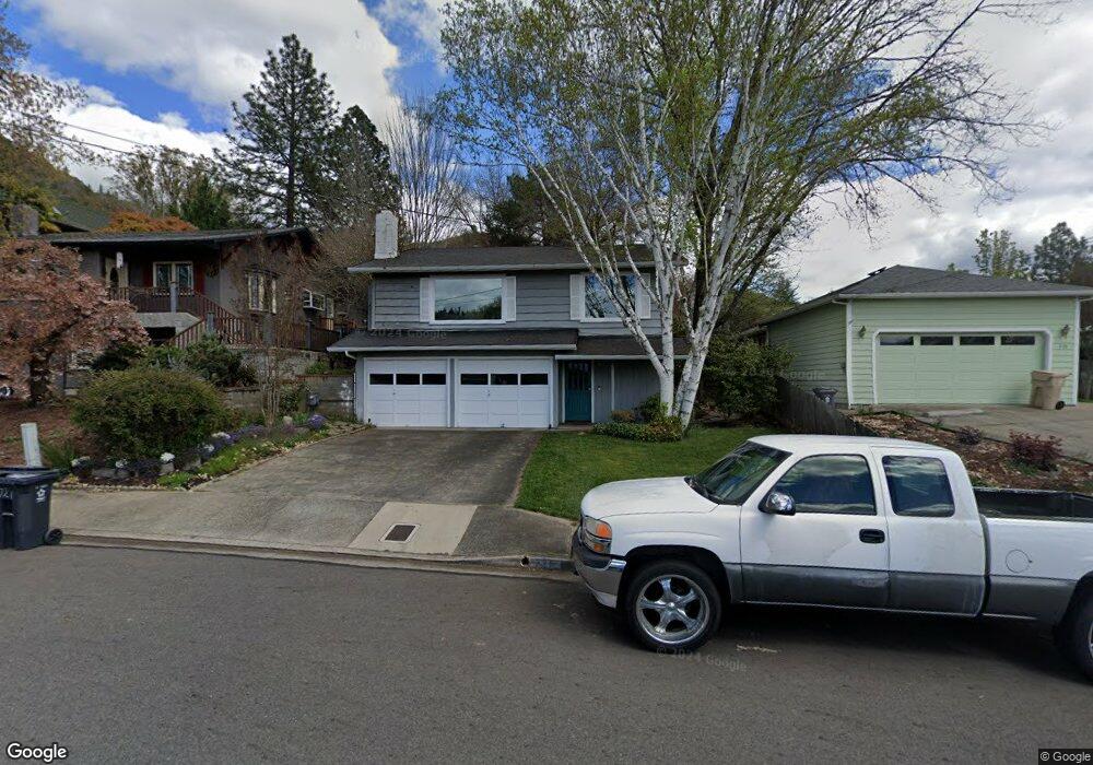 721 NE Oregon Ave, Grants Pass, OR 97526 - photo 1