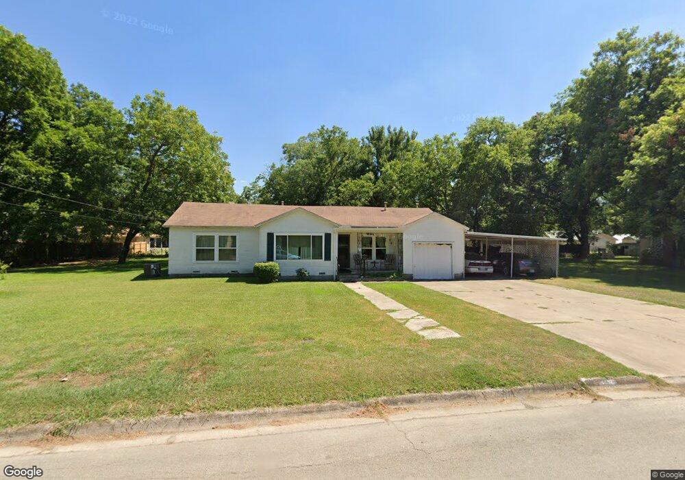 1418 Cherry St, Gainesville, TX 76240 - photo 1