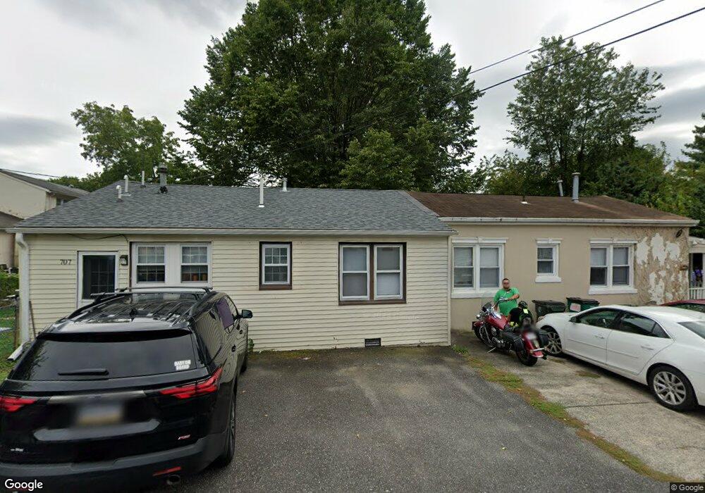 707 Salem Ct, Wallingford, PA 19086 - photo 1