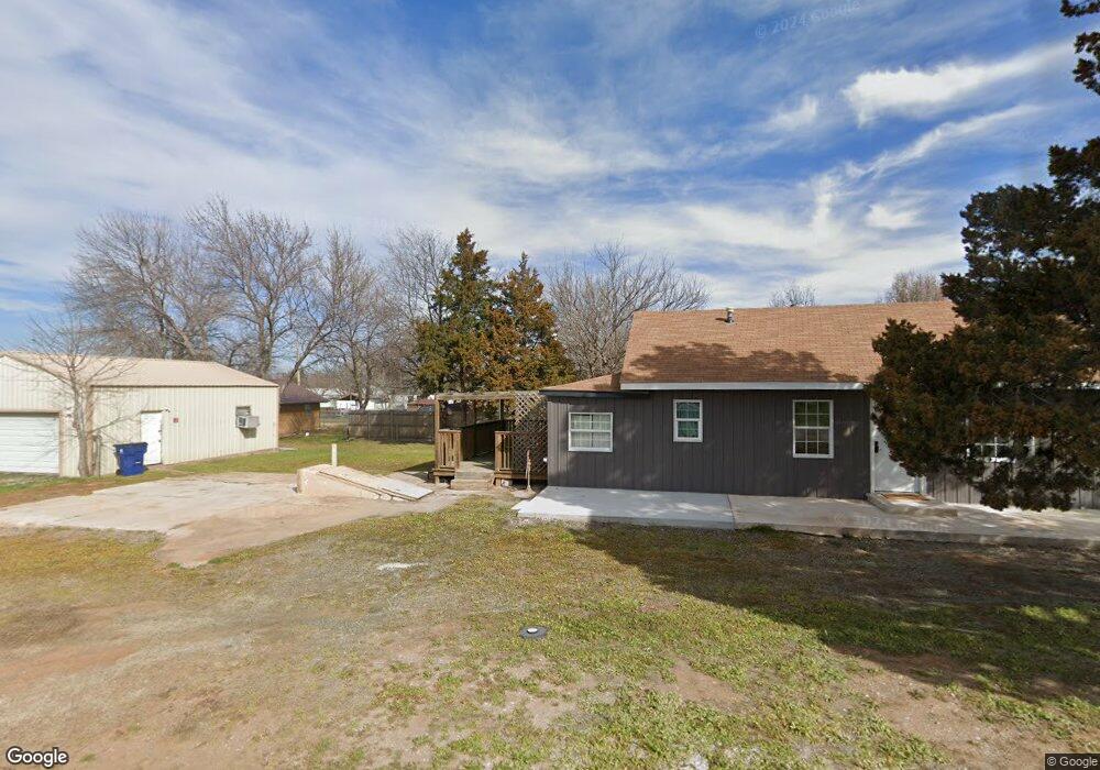 611 S 5th, Cache, OK 73527 - photo 1