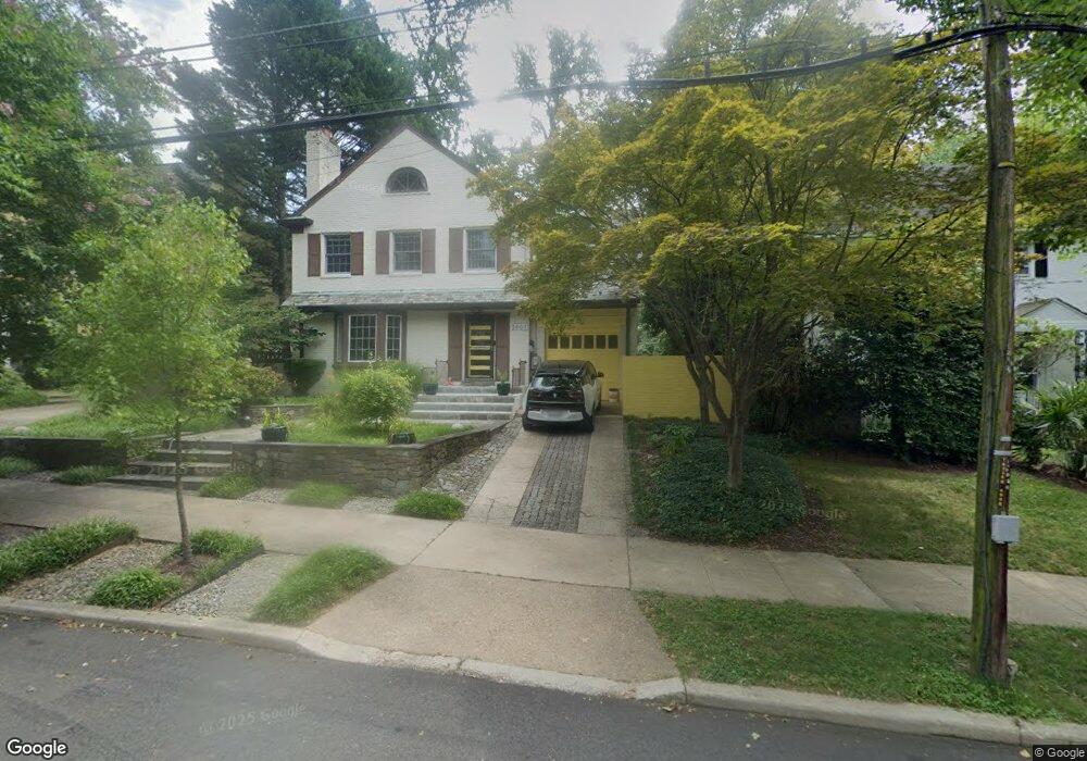 2805 31st St NW, Washington, DC 20008 - photo 1
