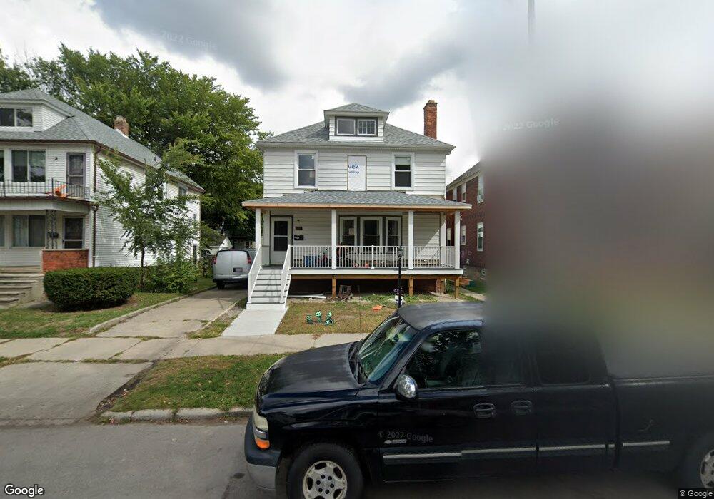 1048 Wayburn St, Grosse Pointe, MI 48230 - photo 1