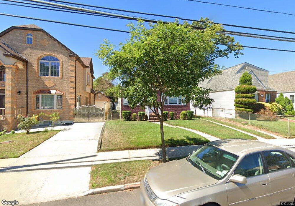 8042 260th St, Glen Oaks, NY 11004 - photo 1