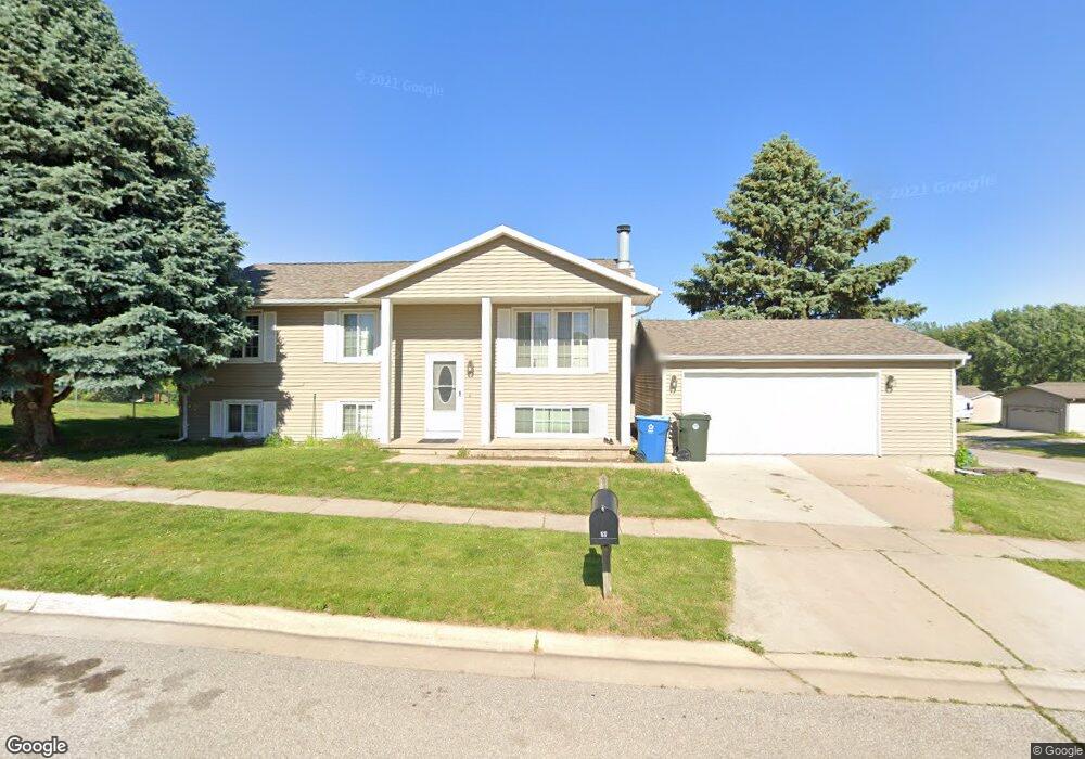 1517 Aspen Dr, Waterloo, IA 50701 - photo 1