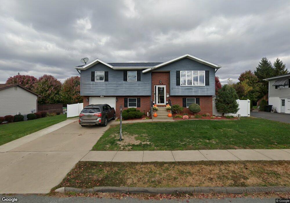 131 Swinnick Dr, Dunmore, PA 18512 - photo 1