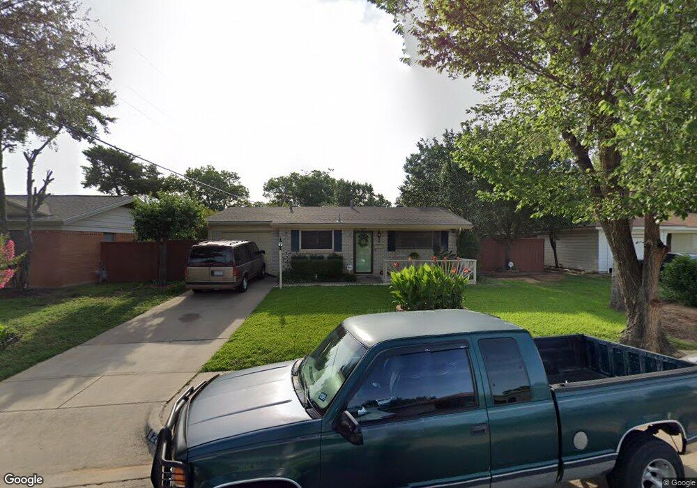 824 Jerry Ln, Bedford, TX 76022 - photo 1