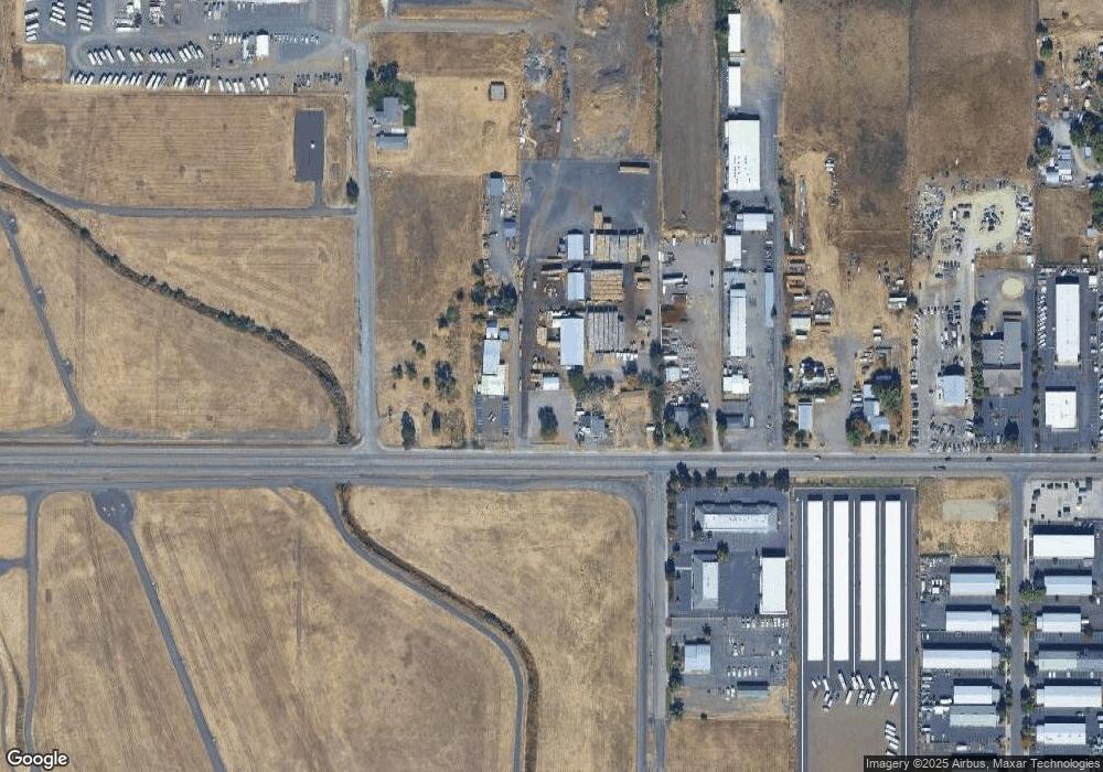 437 E Vilas Rd, Central Point, OR 97502 - photo 1