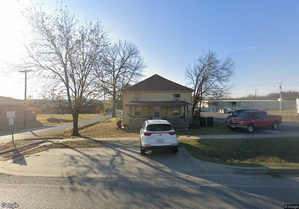 323 E Trudgeon St, Henryetta, OK 74437 - photo 1