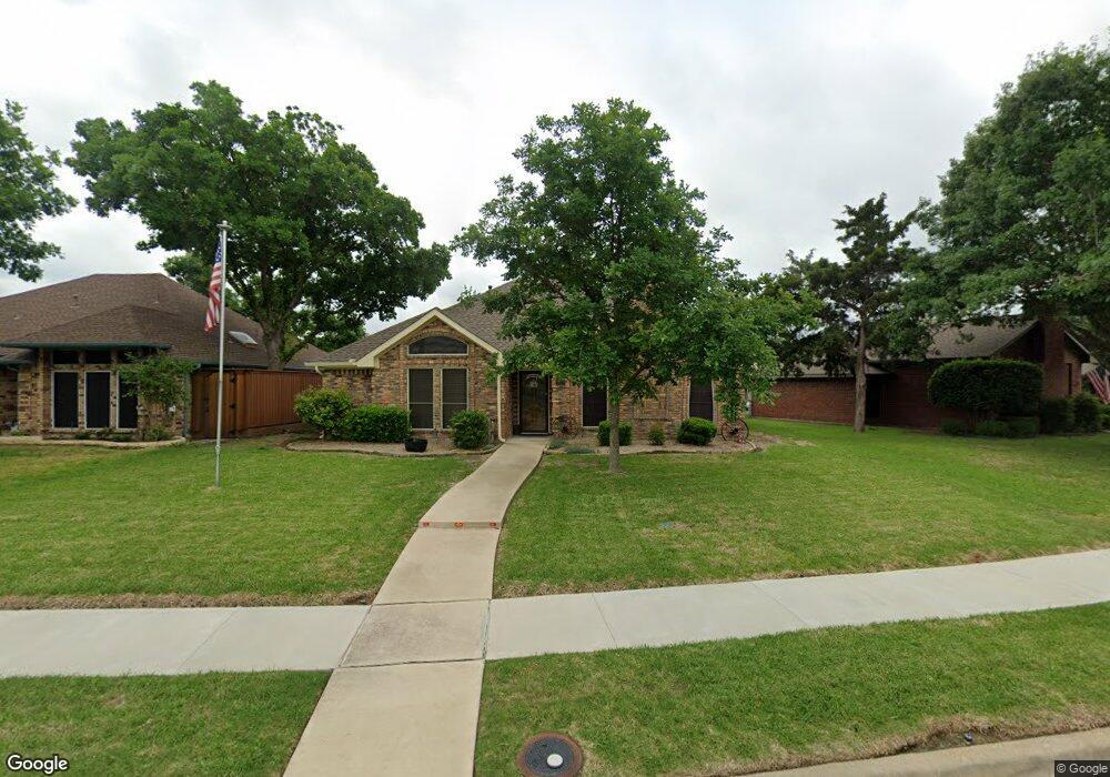 302 N Winding Oaks Dr, Wylie, TX 75098 - photo 1