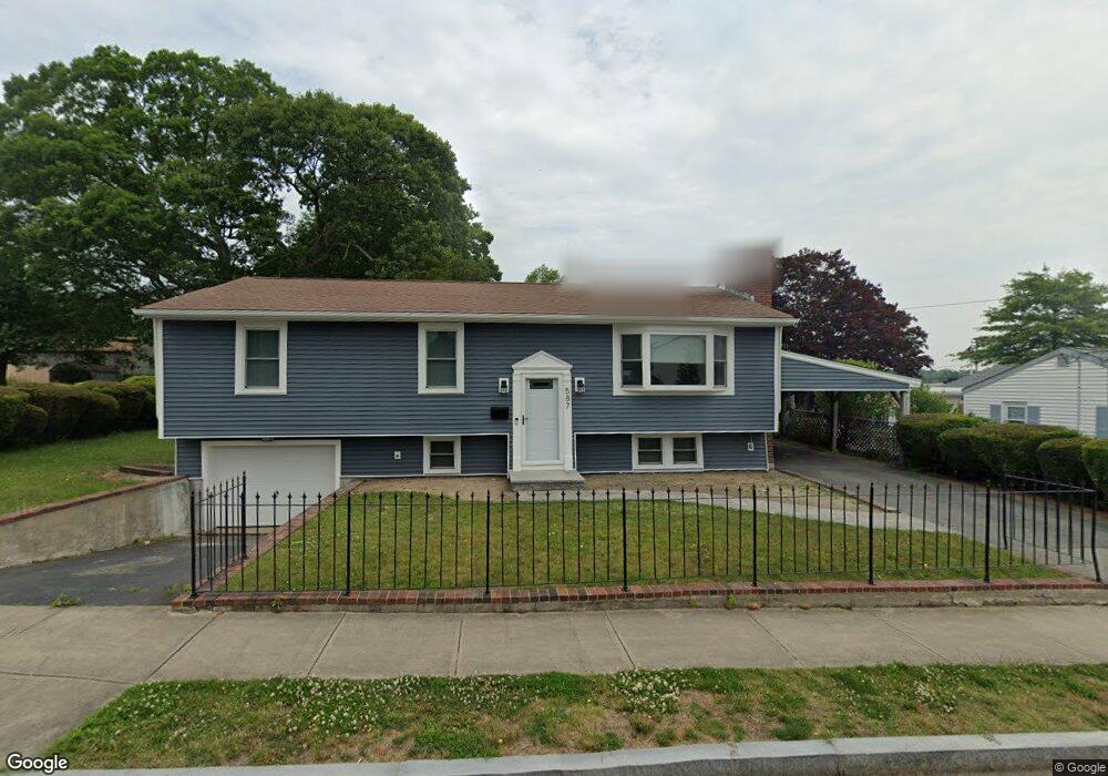 587 Maxfield St, New Bedford, MA 02740 - photo 1