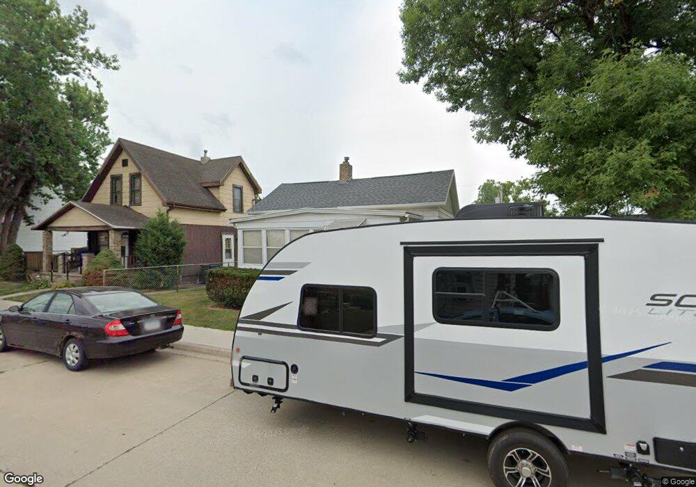 1610 M St SW, Cedar Rapids, IA 52404 - photo 1