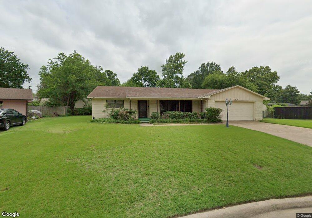 829 Pershing Dr W, Ardmore, OK 73401 - photo 1