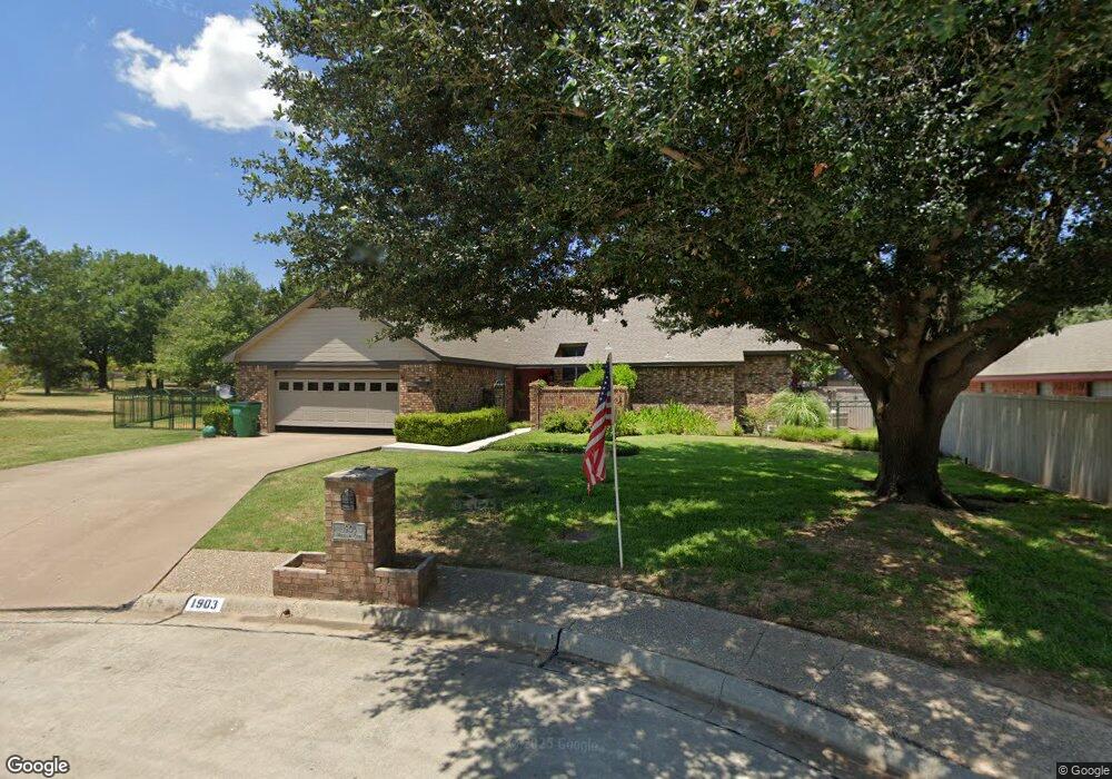 1903 Woodlawn Ct, Gainesville, TX 76240 - photo 1