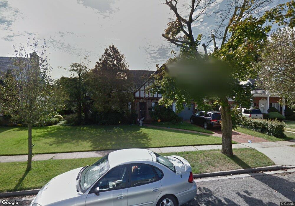 34 Atlas Ave, Malverne, NY 11565 - photo 1