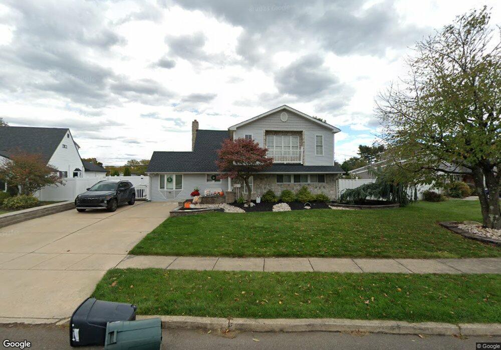 30 Dolphin Rd, Levittown, PA 19056 - photo 1