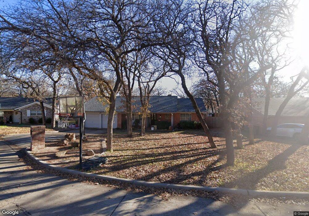 717 Queens Ct, Bedford, TX 76021 - photo 1