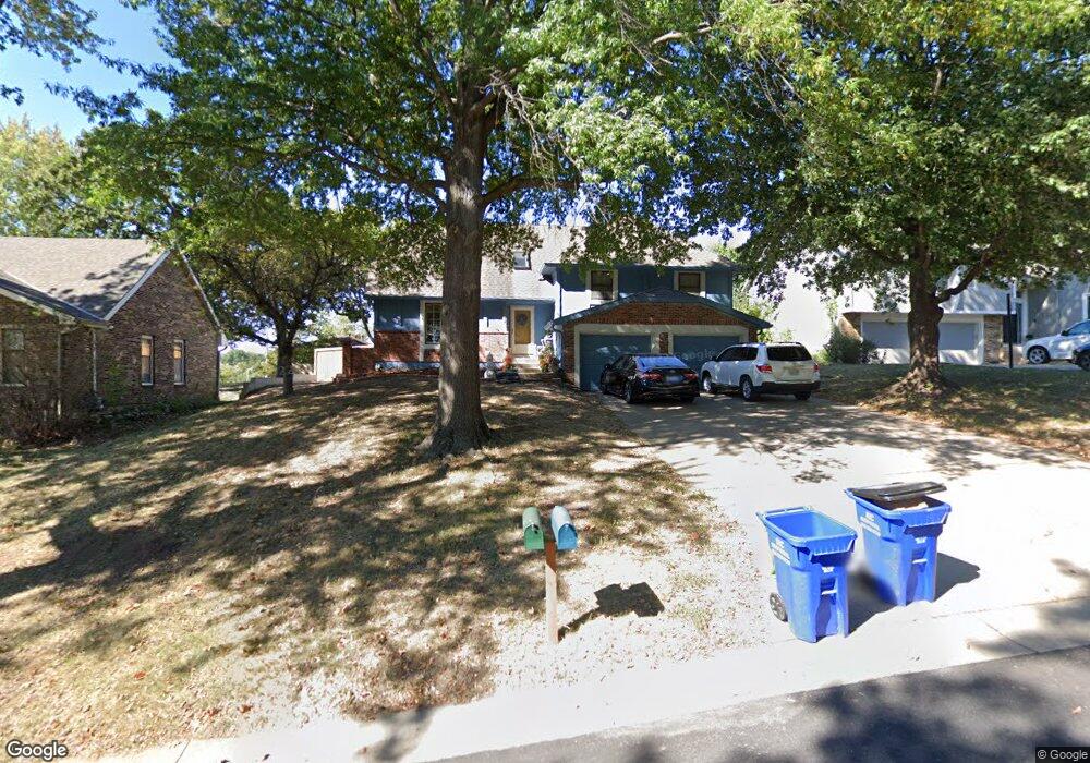 6638 Hallet St, Shawnee, KS 66216 - photo 1