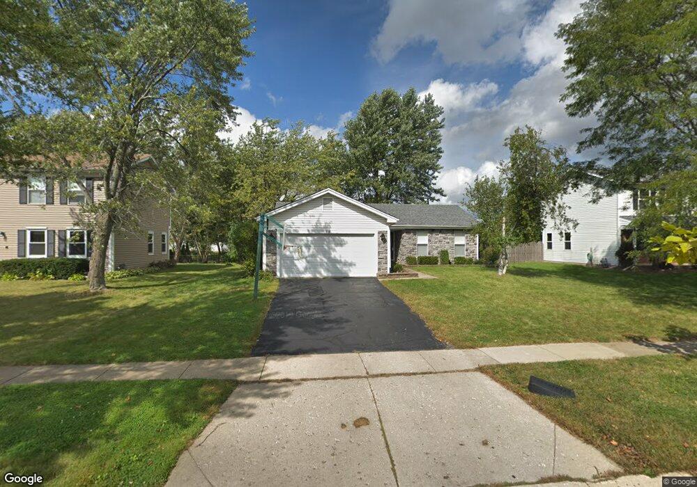 715 Fox Run Ln, Algonquin, IL 60102 - photo 1