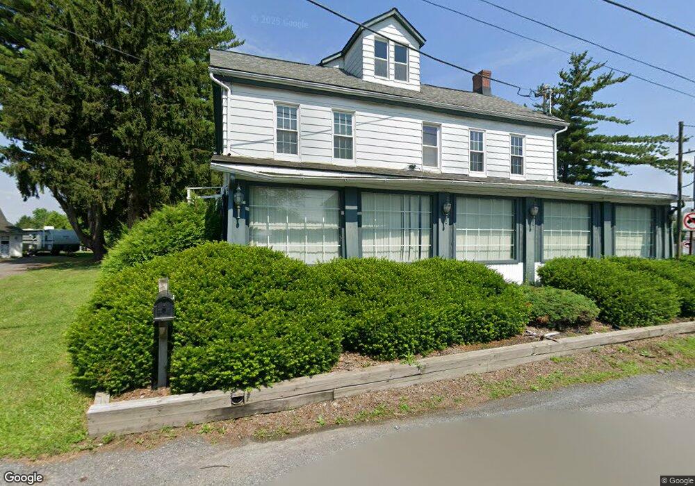 402 W Moorestown Rd, Nazareth, PA 18064 - photo 1