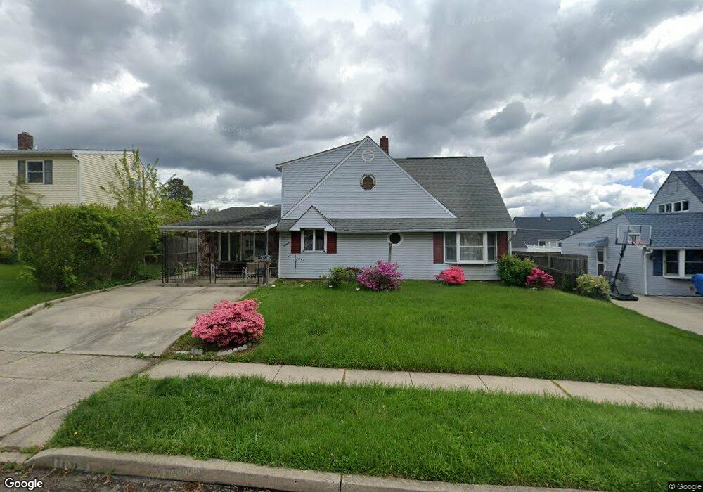 16 Azalea Ln, Levittown, PA 19055 - photo 1