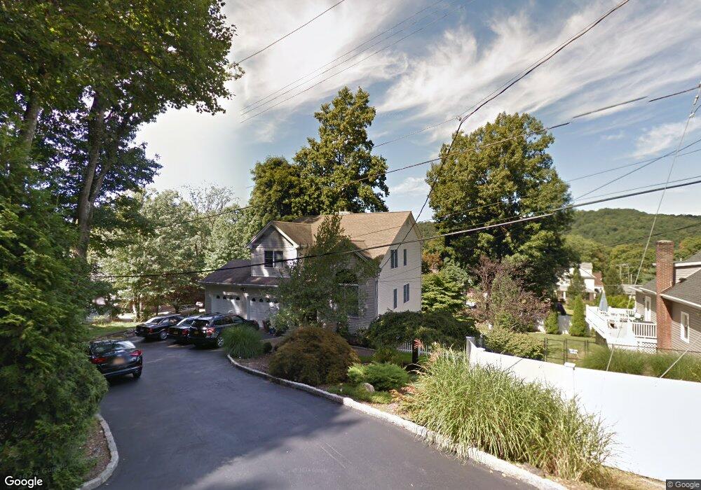 521 Linda Ave, Thornwood, NY 10594 - photo 1