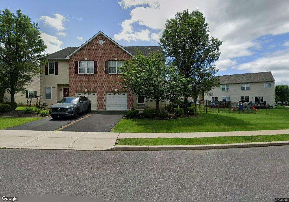 6886 Hunt Dr, Macungie, PA 18062 - photo 1