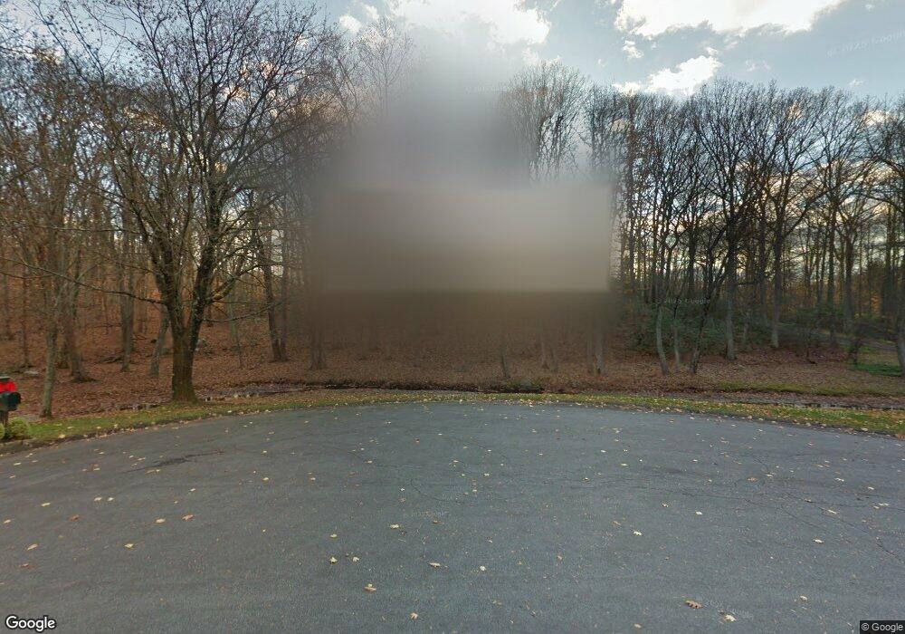 57 Hunters Creek Ln, New Canaan, CT 06840 - photo 1