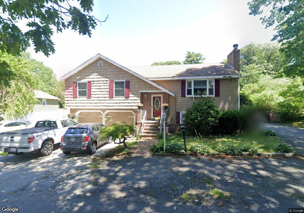 33 Oak Point Rd, Saugus, MA 01906 - photo 1