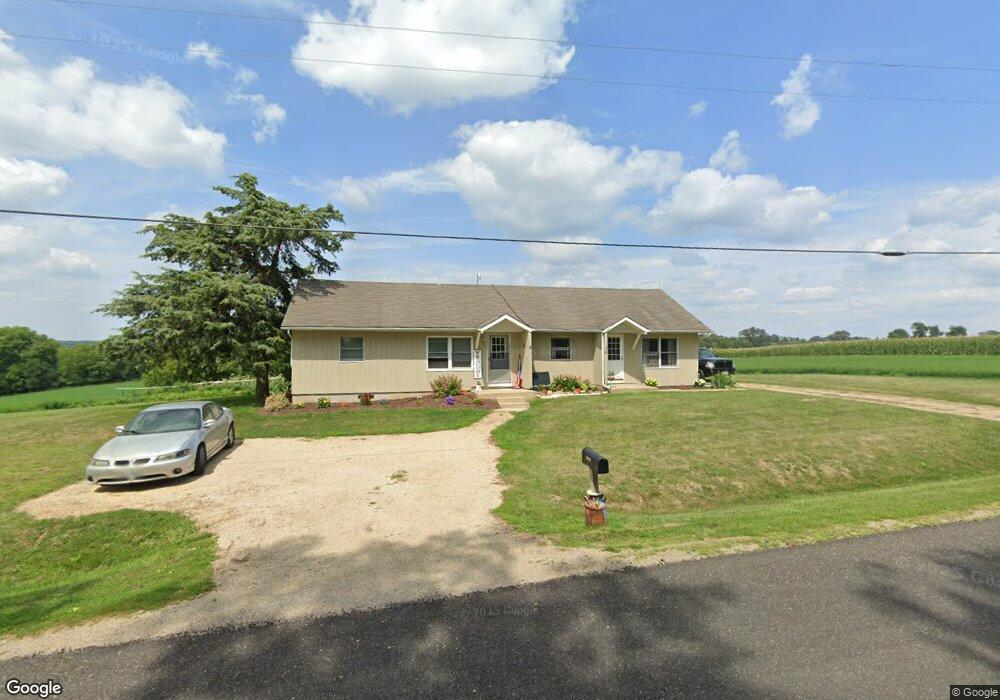 2310 W Red Oak Rd, Freeport, IL 61032 - photo 1